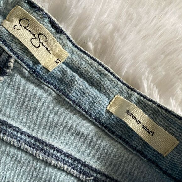 Jessica Simpson Forever Shorts New Distressed Womens Size 27 Feather Charm - Picture 6 of 7